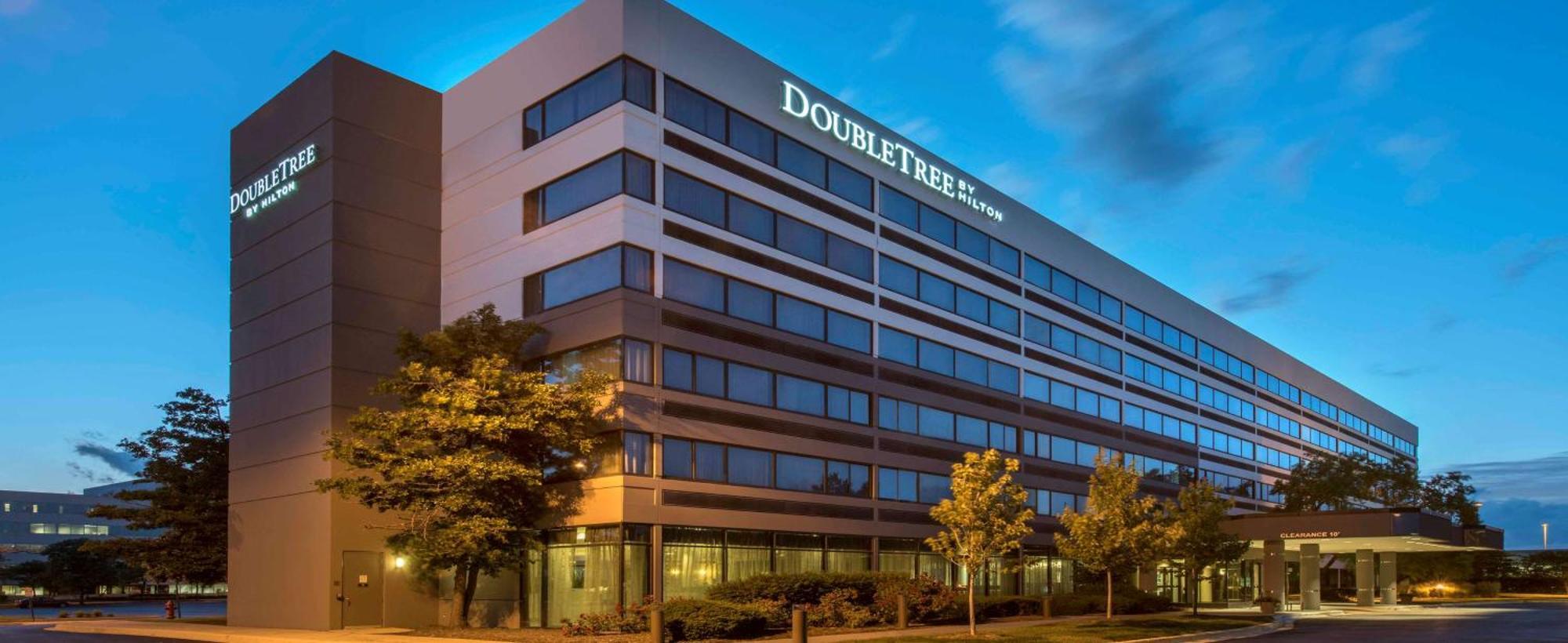 Отель Doubletree By Hilton Chicago Шаамбург Экстерьер фото