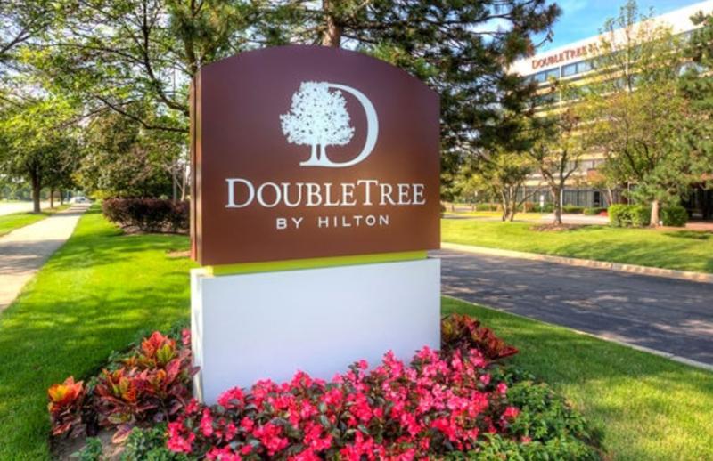 Отель Doubletree By Hilton Chicago Шаамбург Экстерьер фото